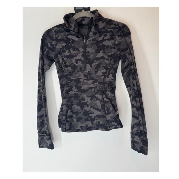 Lululemon run briskly 1/2 zip camo 2 - Picture 2 of 6